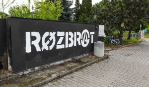 „Rozbrat stays!”  La storica occupazione in Polonia rischia lo sgombero