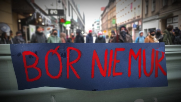STAWIAMY MUR NA P&Oacute;ŁWIEJSKIEJ - relacja z protestu