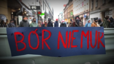 STAWIAMY MUR NA P&Oacute;ŁWIEJSKIEJ - relacja z protestu