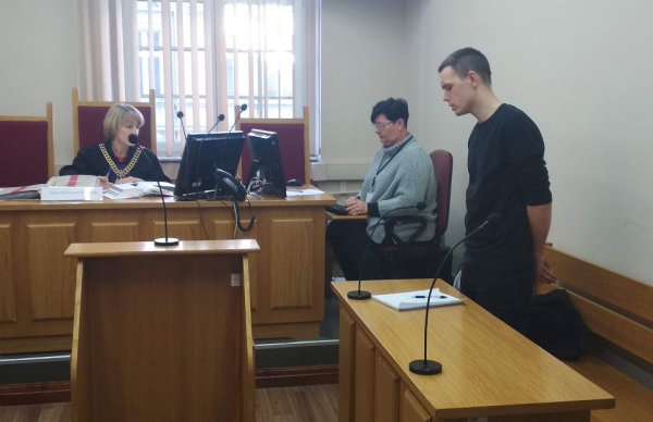 Policjanci bili, ubliżali, przetrzymywali mnie w nocy na komisariacie